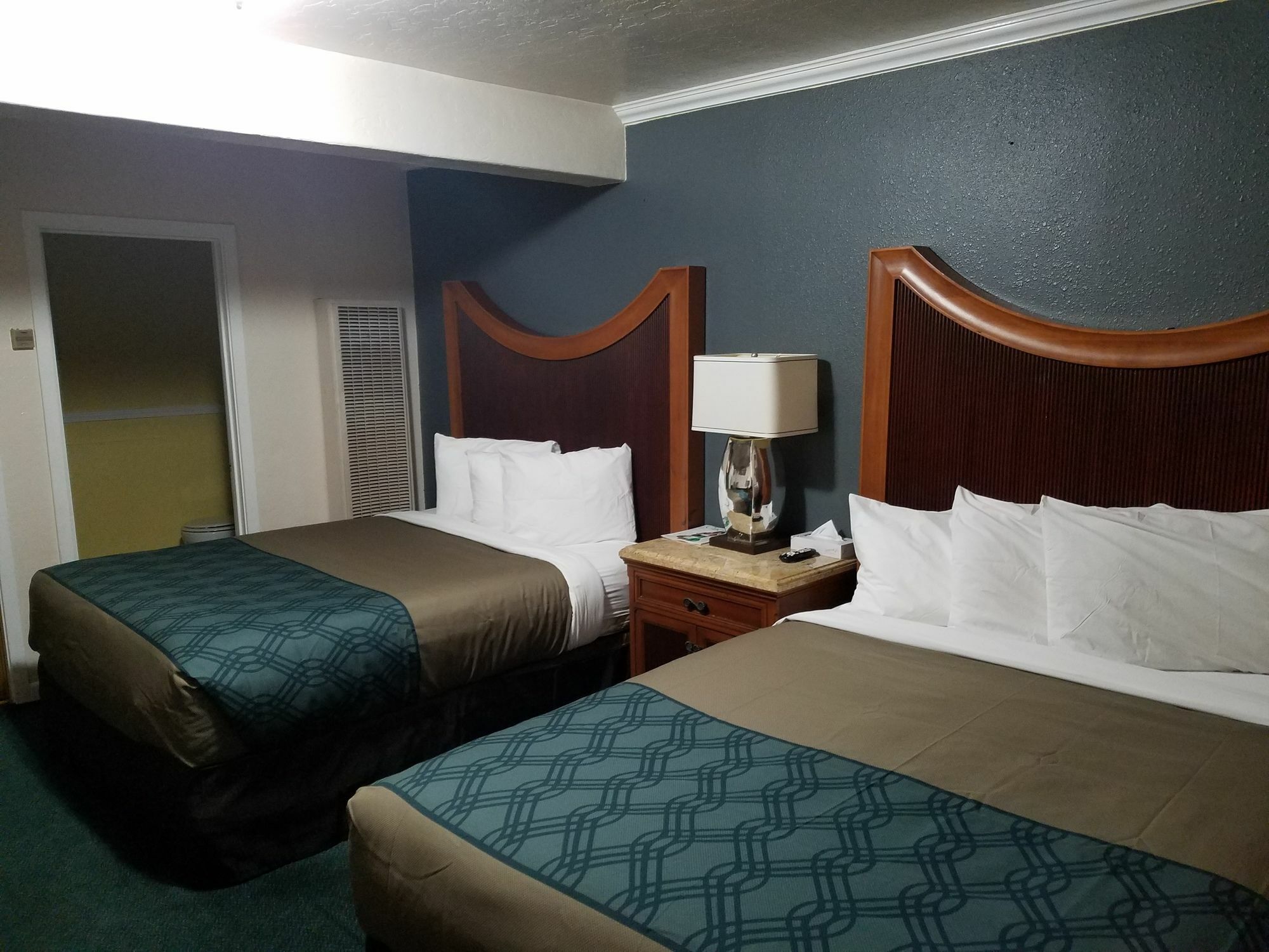 Econo Lodge Inn & Suites Heavenly Village Area South Lake Tahoe Bagian luar foto
